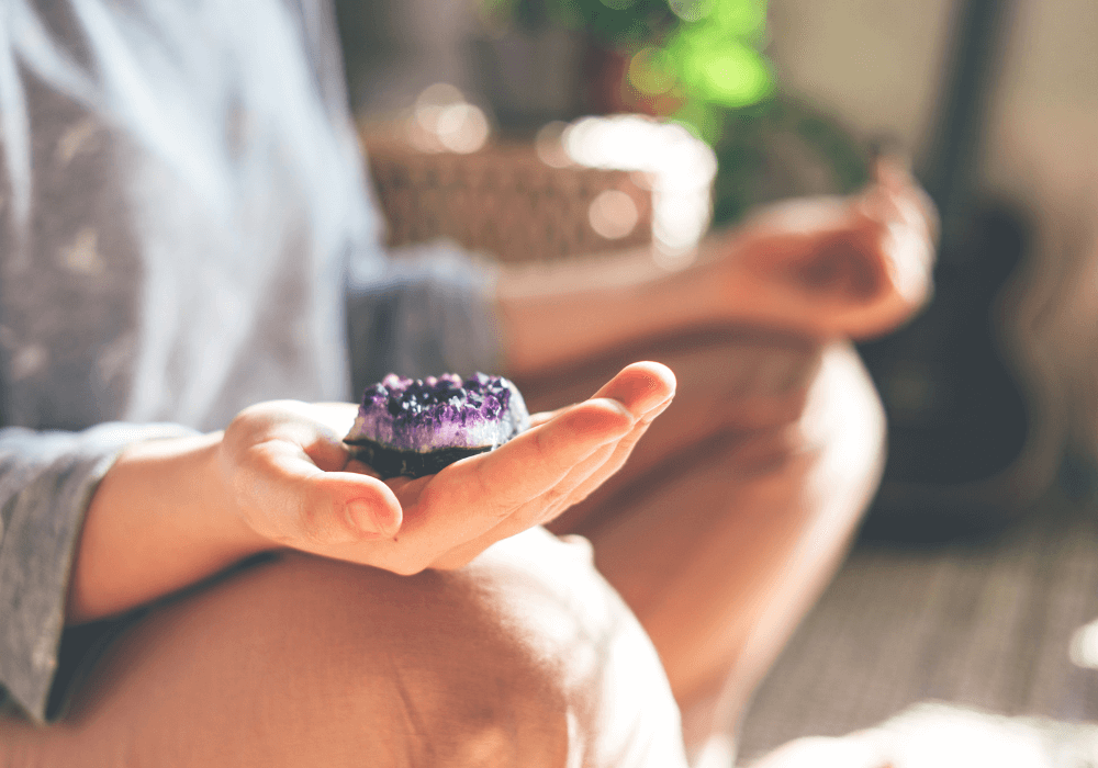 Reiki y Meditación: Combinando la práctica meditativa con la sanación energética.